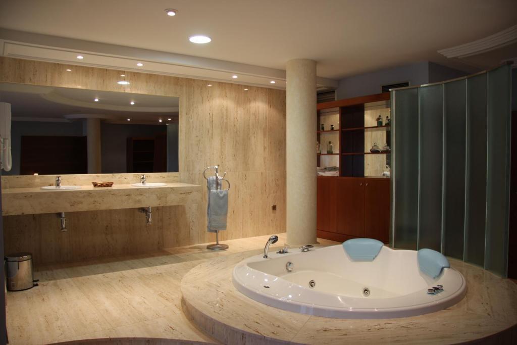 Hotel Alameda Alba De Tormes Værelse billede